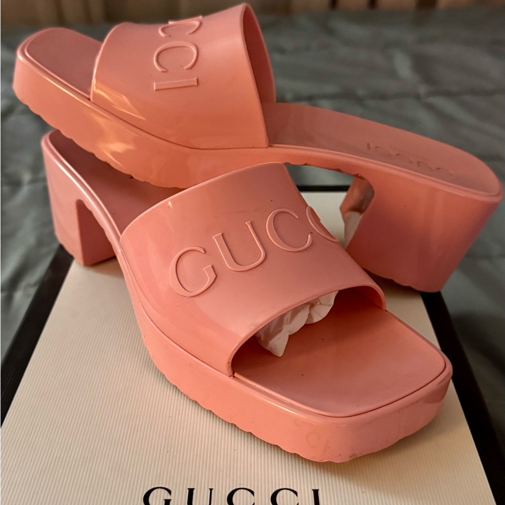 Gucci Women's Pink Slide Sandals